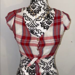 BDG- cute tie crop shirt